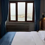 Port Hotel