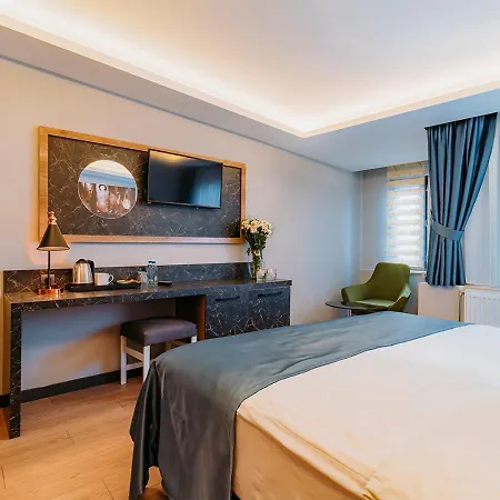 Hotell Port 3*