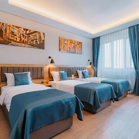 Hotell Port 3*