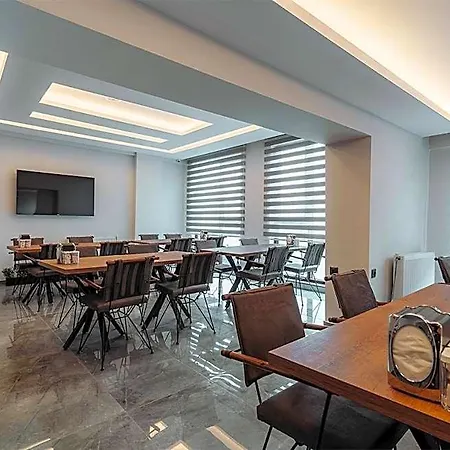 Port Hotel 3*