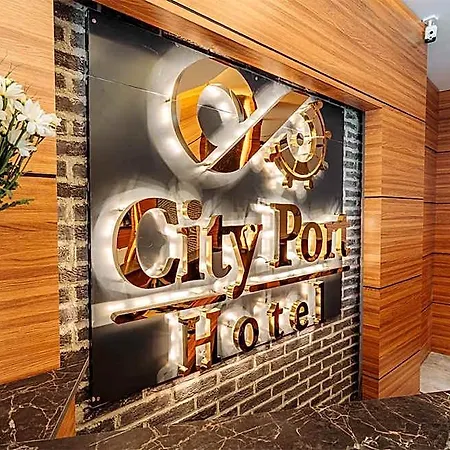 Port Hotel