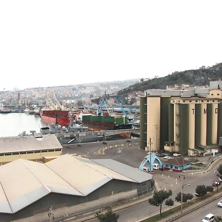 Port فندق
